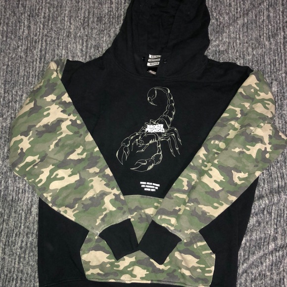broken promises Tops - Broken Promises sweatshirt (bought from Zumiez)